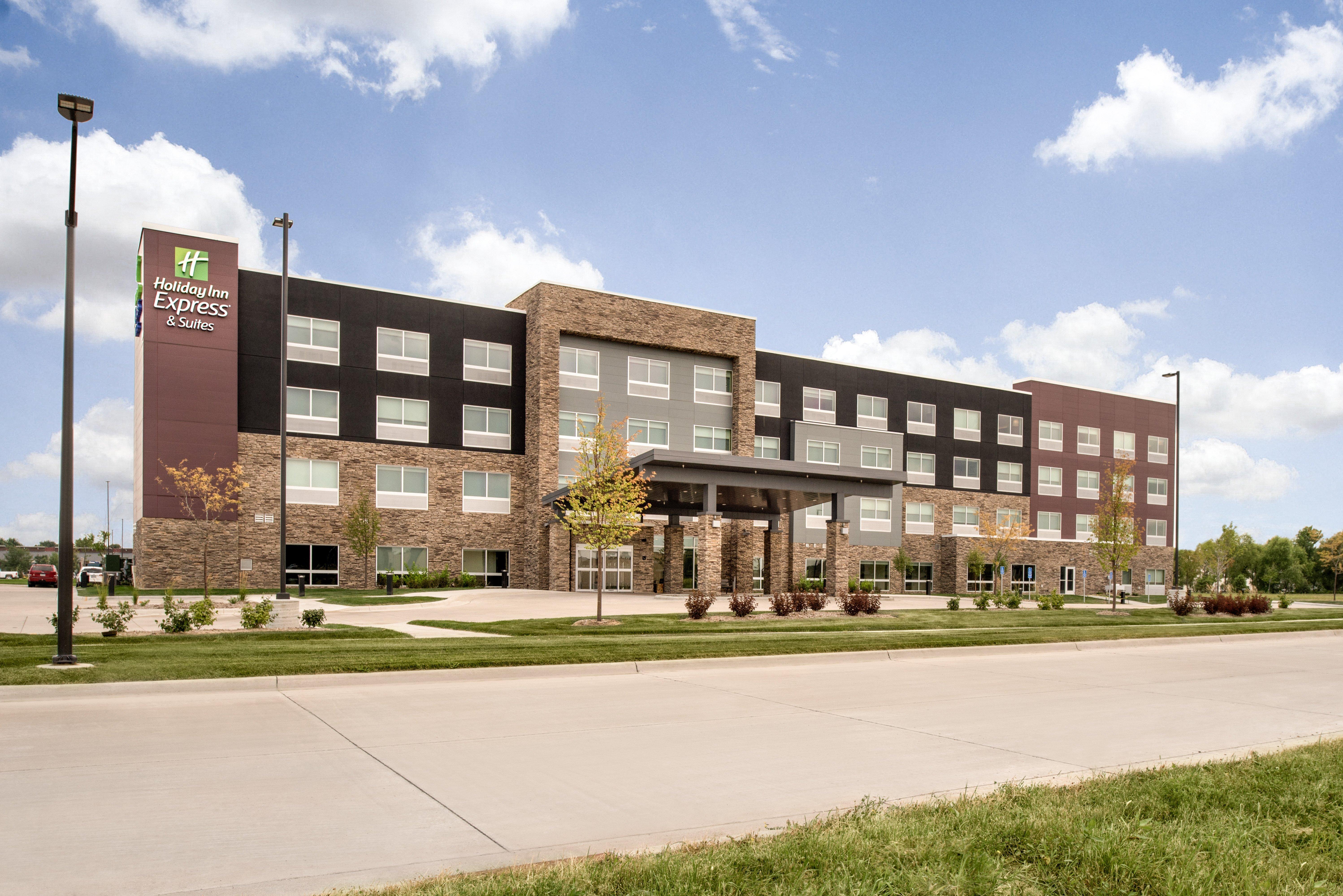 Holiday Inn Express & Suites - West Des Moines - Jordan Creek By Ihg Esterno foto